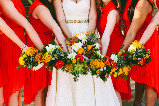 Платья подружек невесты с плиссированной юбкой