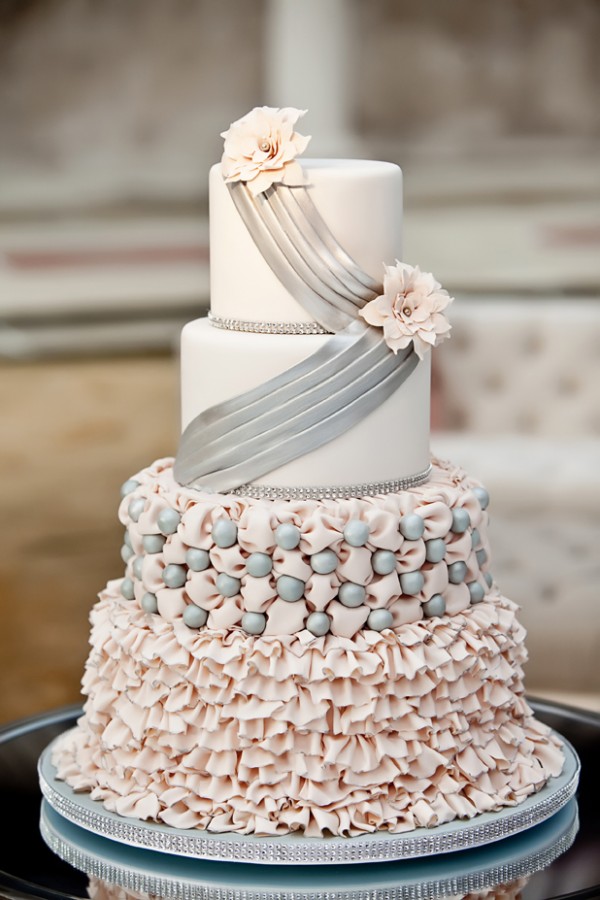 Свадебный торт с разными фактурами