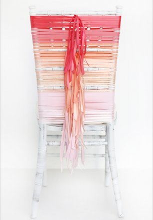 Декор стула из множества лент