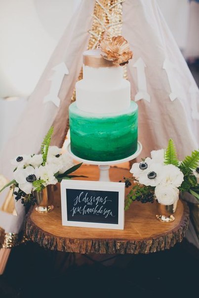 Свадебный торт с градиентными слоями
