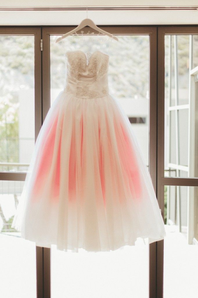 Платье невесты с оригинальной юбкой