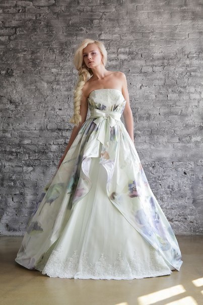 Платье невесты с цветочным принтом