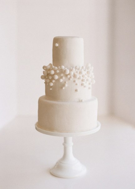 Свадебный торт с шариками из мастики