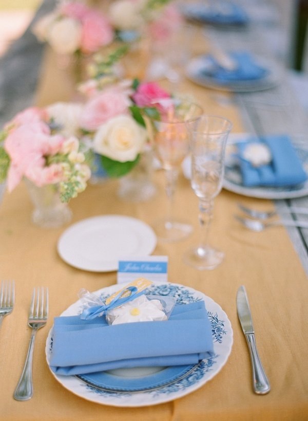 Декор свадебного стола в голубом цвете