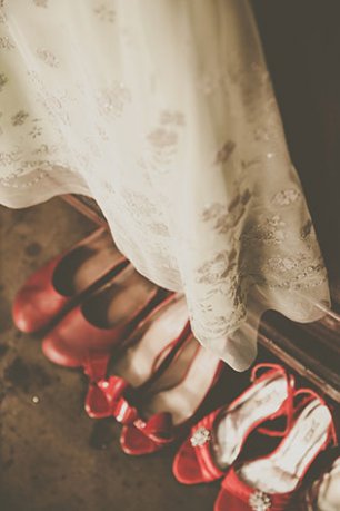 Современная свадьба в красно-пастельных тонах