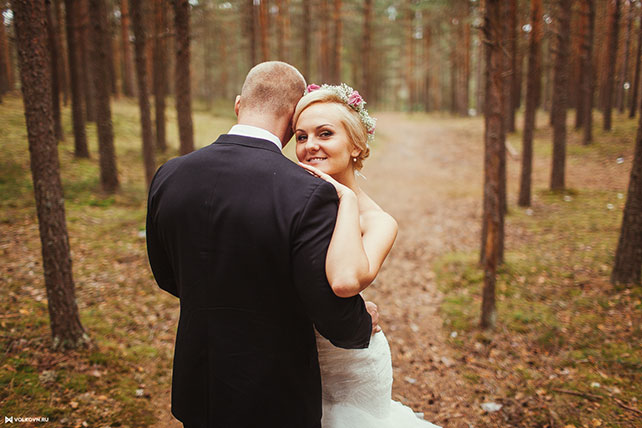 Жених и невеста, фтографии в лесу
