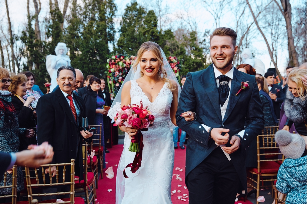 Свадьба Антона и Илоны в цвете марсала
