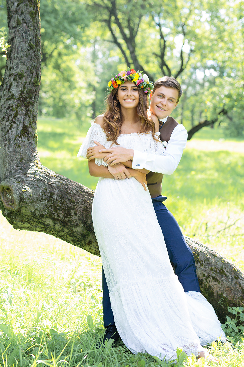 Июльская свадьба Ани и Саши в яблоневом саду