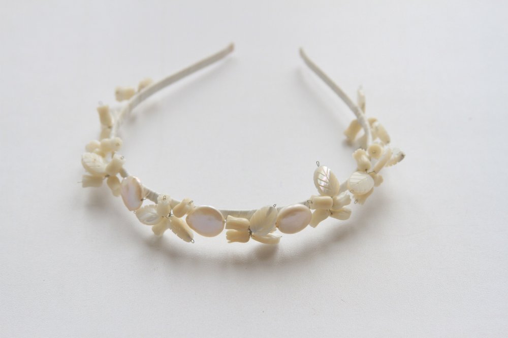 "Сказка"- ободок- диадема из натурального жемчуга ручной работы. Сделает любую невесту неповторимой, а так же подойдет для праздничного вечера.