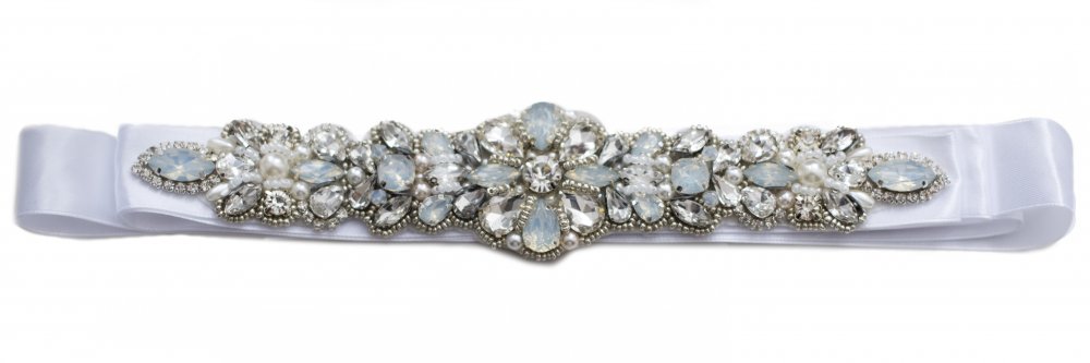 Авторский свадебный пояс.Стоимость 3 800 рублей.