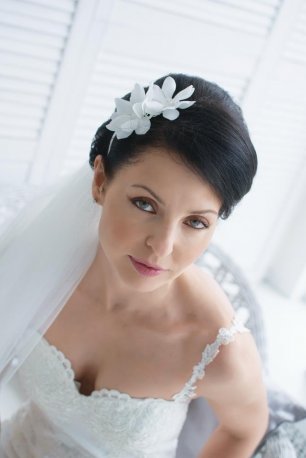 Ободок для невесты с цветами из фоамирана