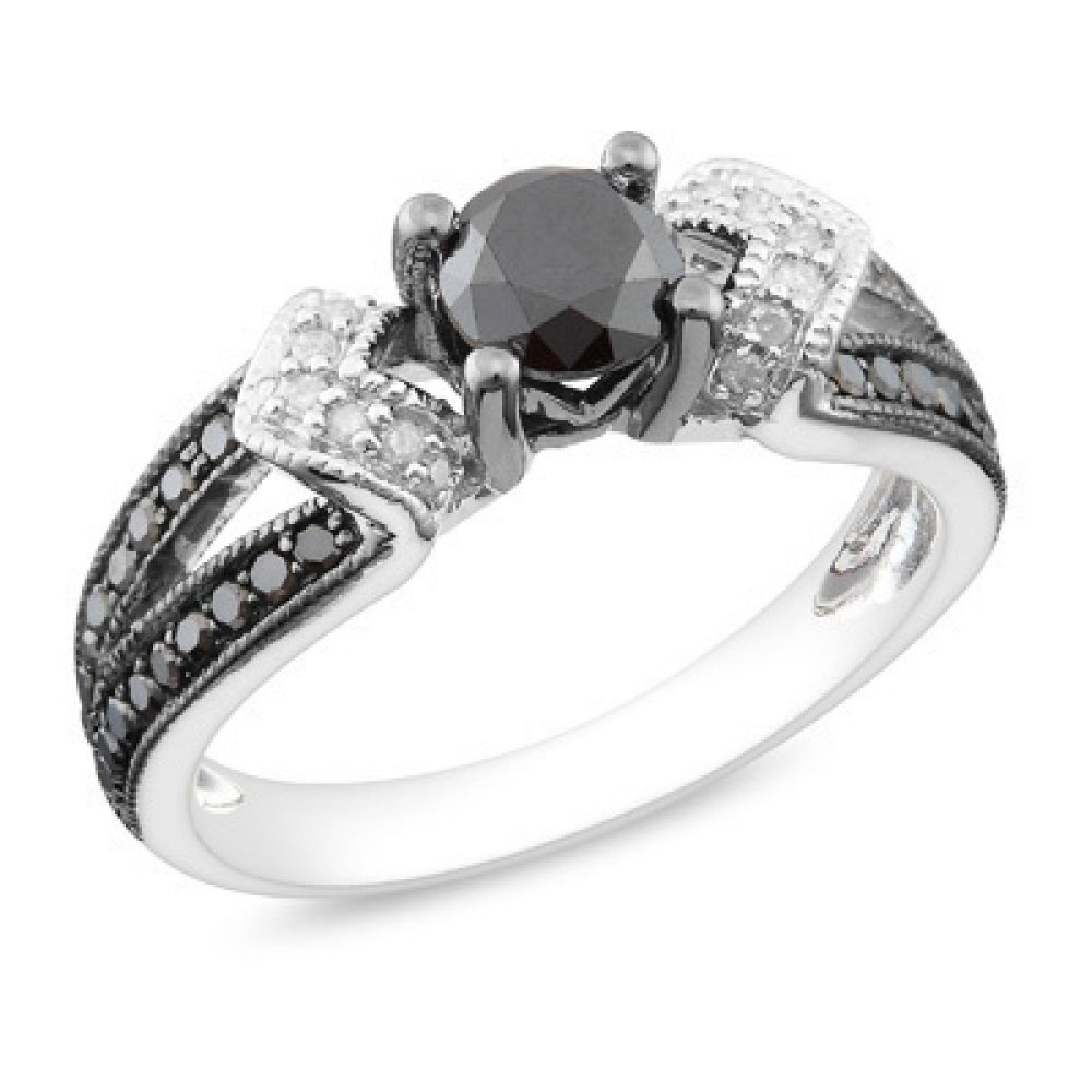 Необычное кольцо с черным бриллиантом