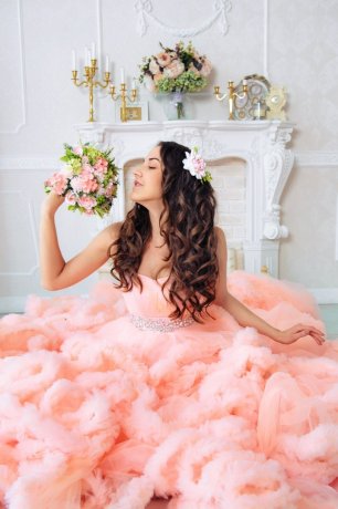 Воздушное персиковое платье невесты