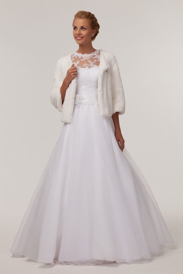 Элегантная шубка “MON AMUR” из шиншильного кролика рекс с руковом 3/4, на подкладке, спереди имеются внутренние карманы, застежка потайные крючки. Гармонично сочетается с любым нарядом и великолепно выглядит. Универсальная и комфортная, в ней вы будите великолепны!