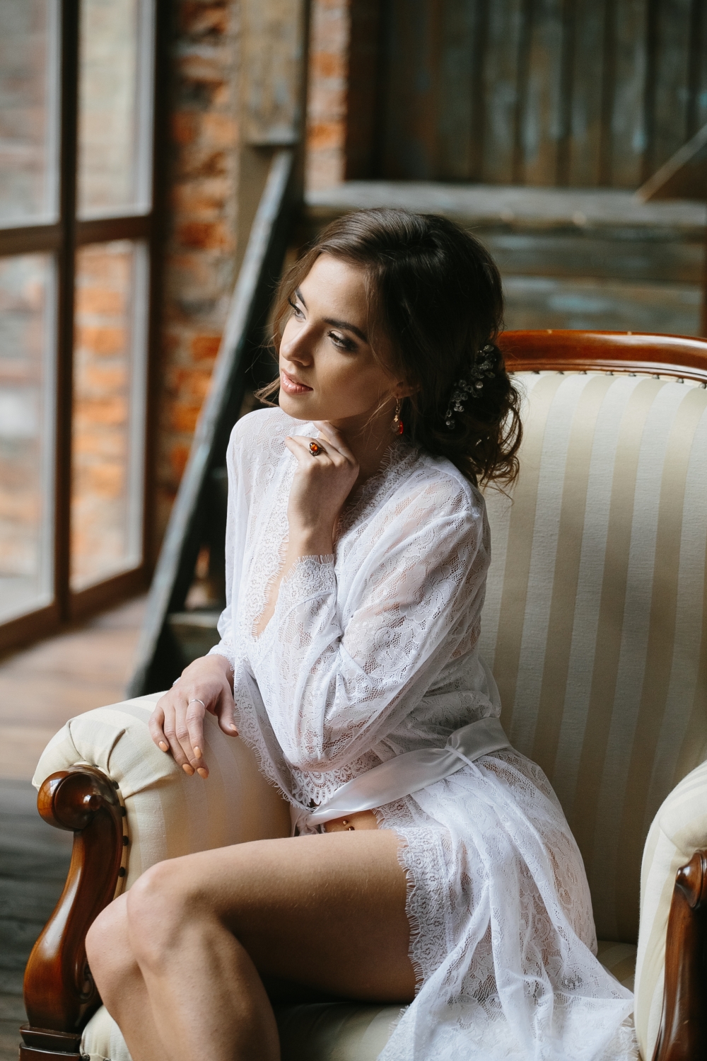 Дизайнерский белый халат для невесты MANDARINI