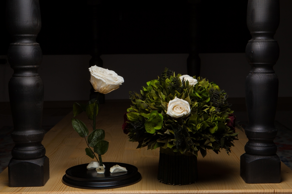 Неувядающая роза и долговечный букет