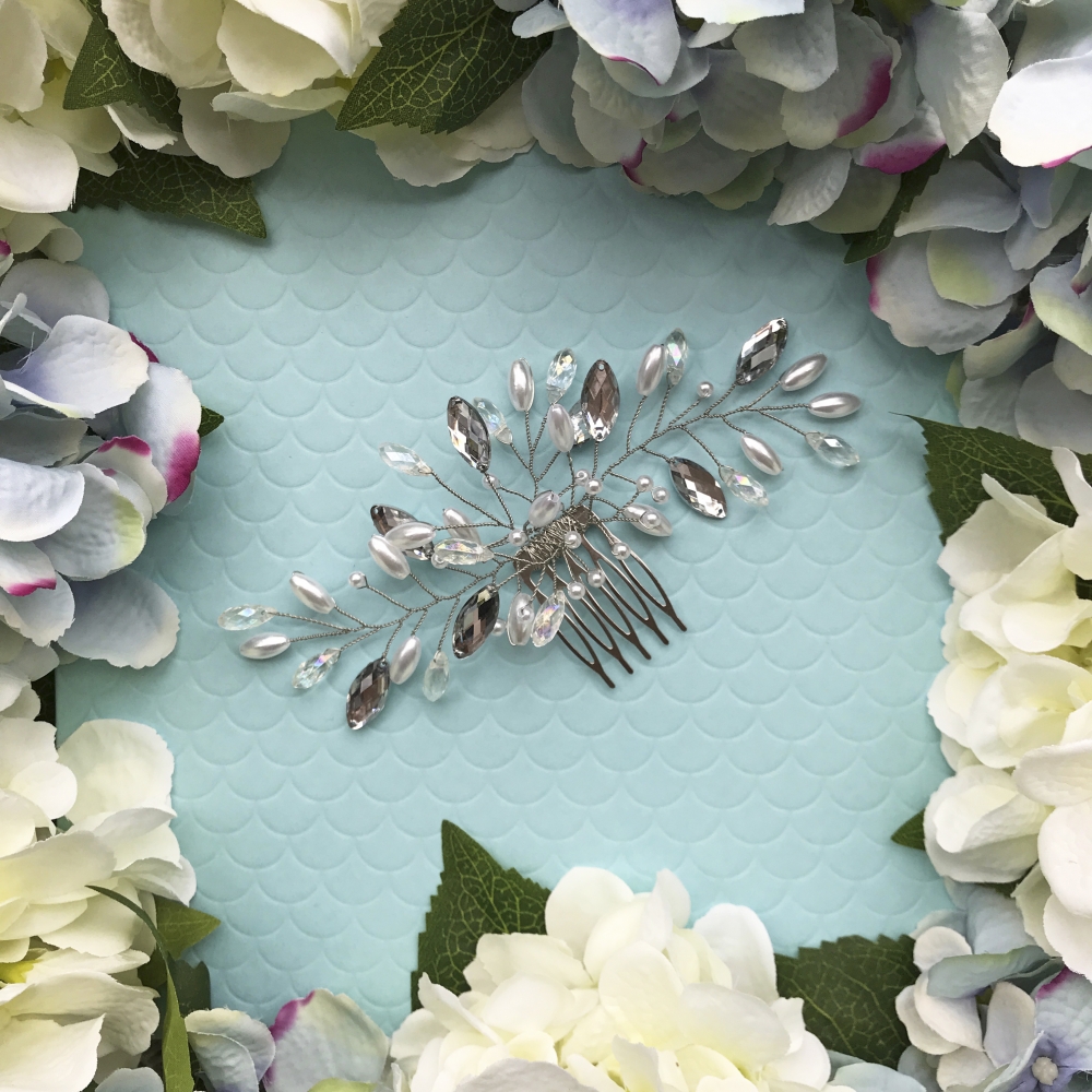 Гребень ручной работы.
Цена 3500 р.