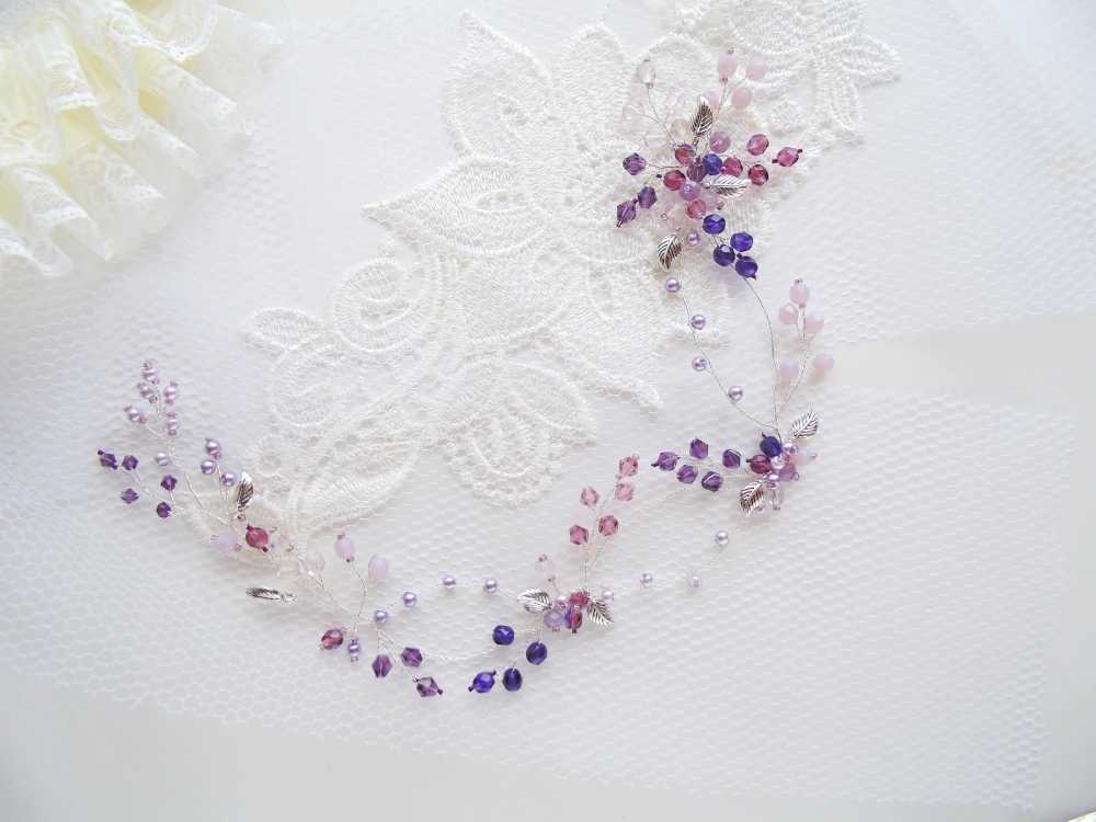 Свадебный венок для прически невесты

Возможен повтор на заказ в любой цветовой гамме.