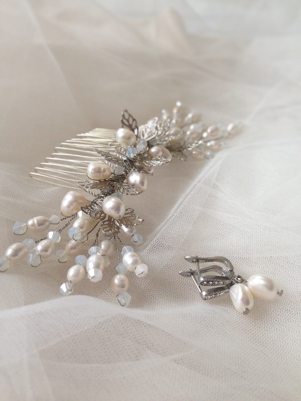 Гребень из натурального жемчуга 