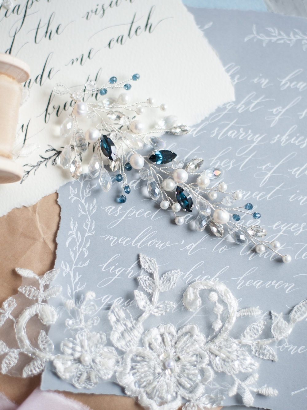 Веточка в прическу с синими кристаллами Swarovski