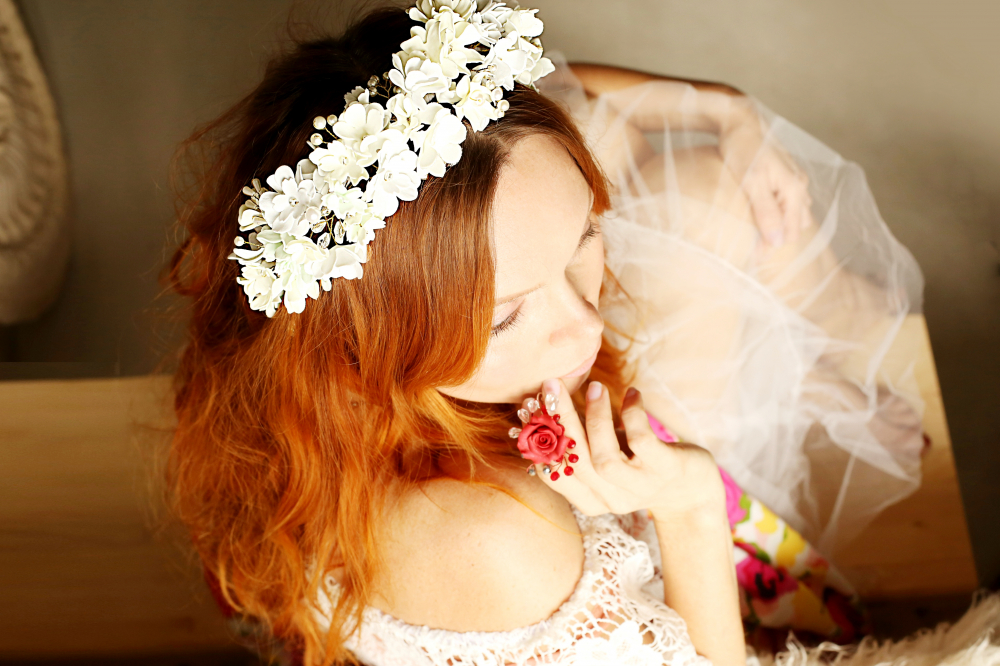 Ободки для причёски с цветами из формирования и бусин.