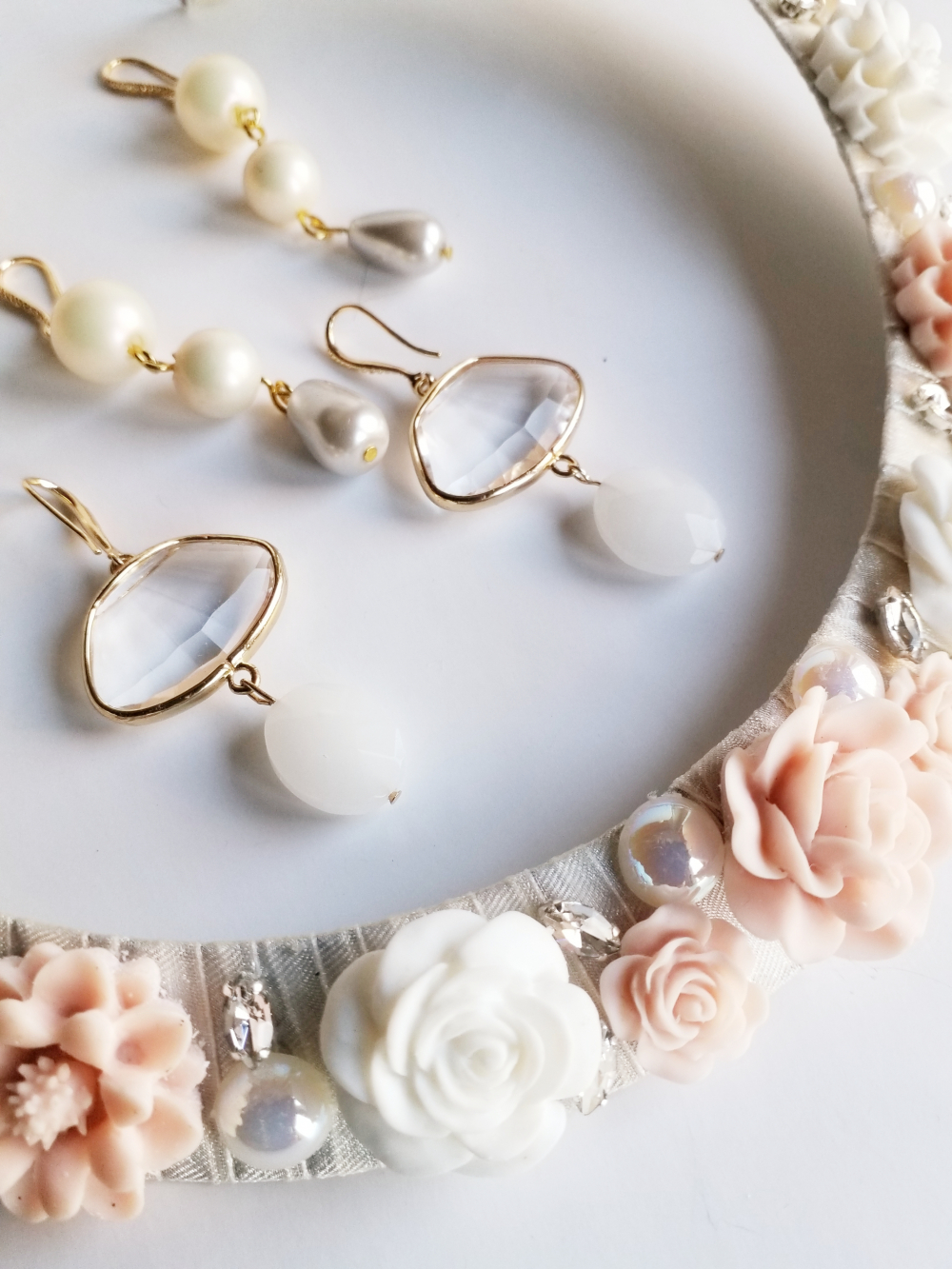 Колье и серьги для невест.