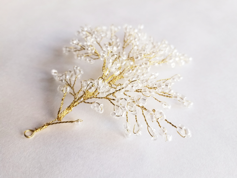 Веточка в причёску. Бисер на ювелирной проволоке под золото.