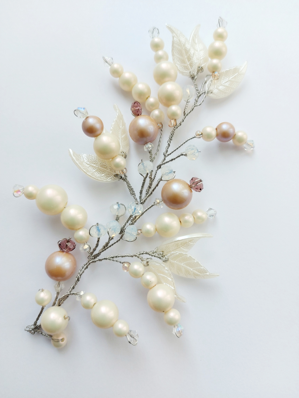 Веточка в прическу.