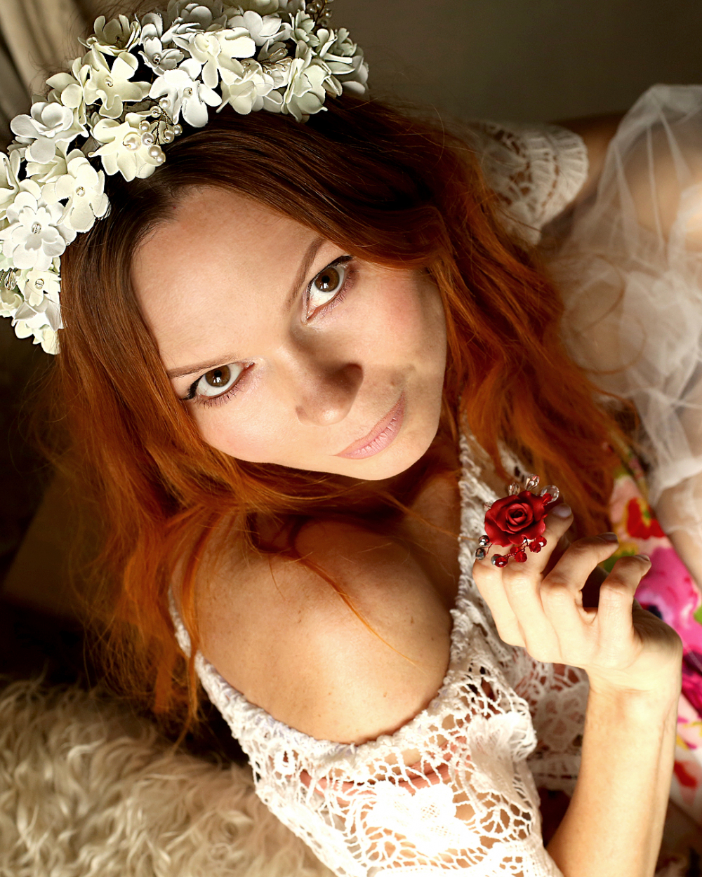 Украшение цветочное из фоамирана и бисера. Ободок.