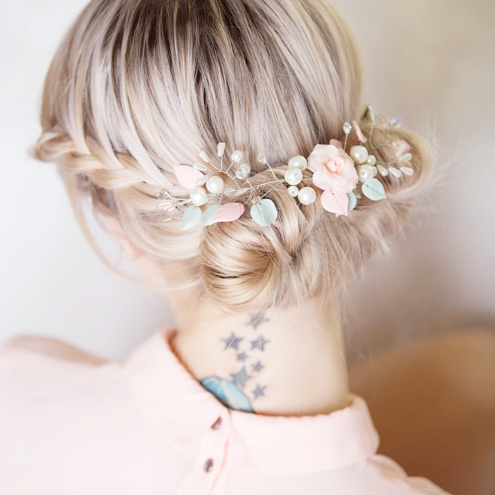 Веточка в прическу. Полимерная глина и бусины. Ювелирная проволока. Любой цвет на заказ.