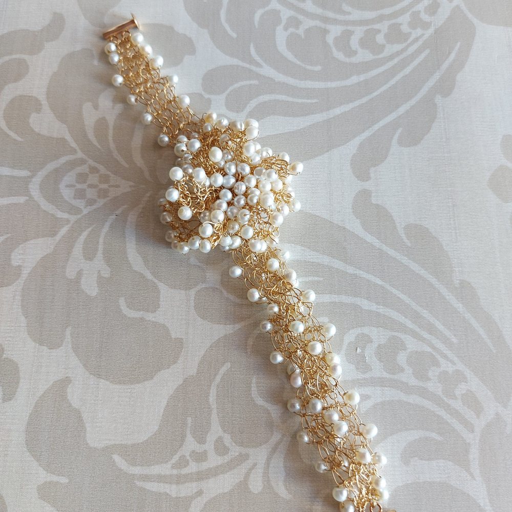 Браслет.Натуральный жемчуг. Ювелирная проволока goldfild.