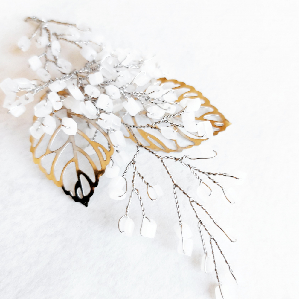 Веточка для прически.