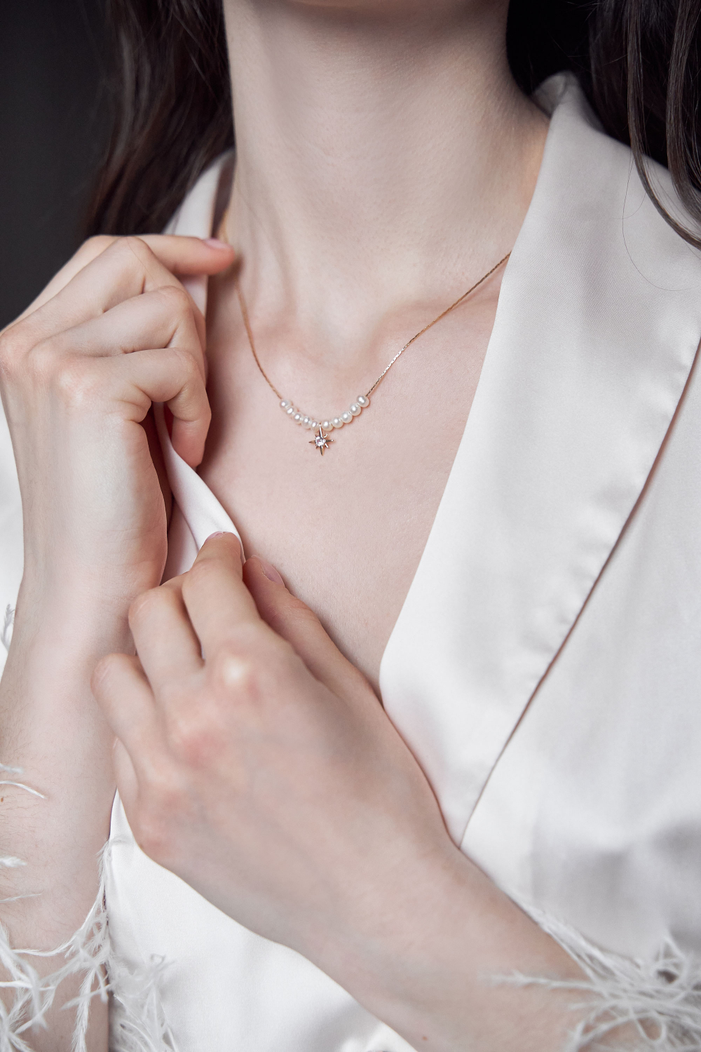 Тонкая цепочка с подвеской и жемчугом, позолота