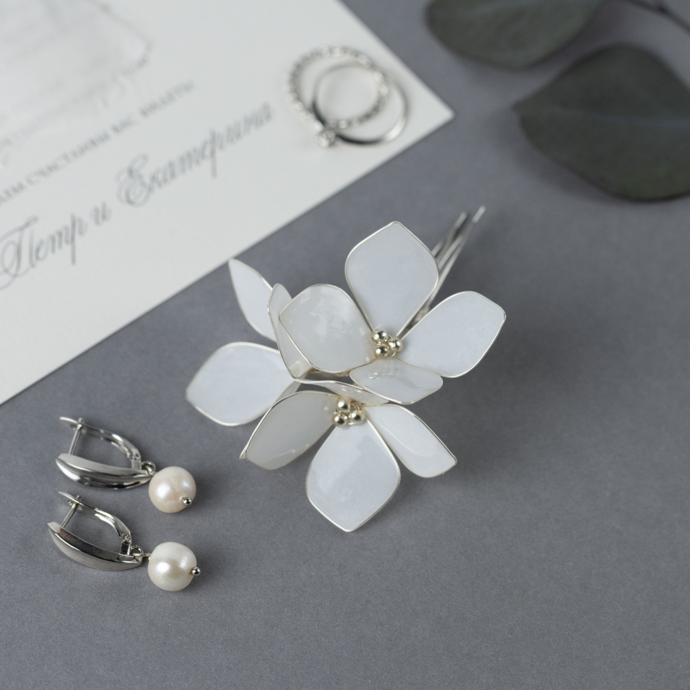 Свадебная шпилька с цветами