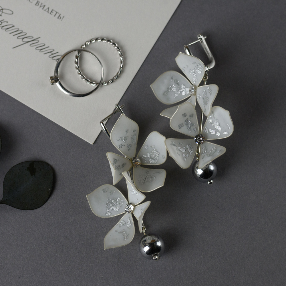 Серьги с цветами