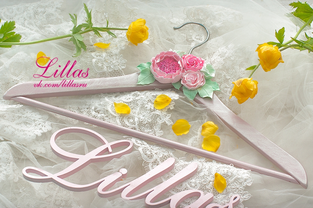 Вешалка для платья невесты от Lillas.ru