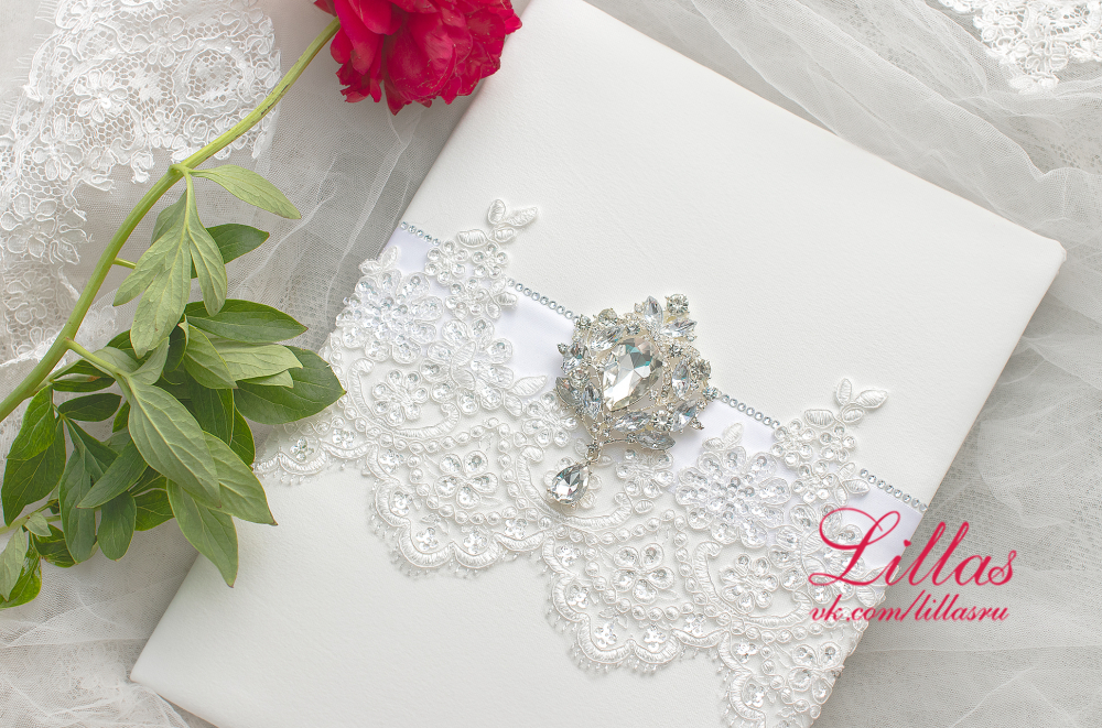 Белая папка для свидетельства о браке от Lillas.ru