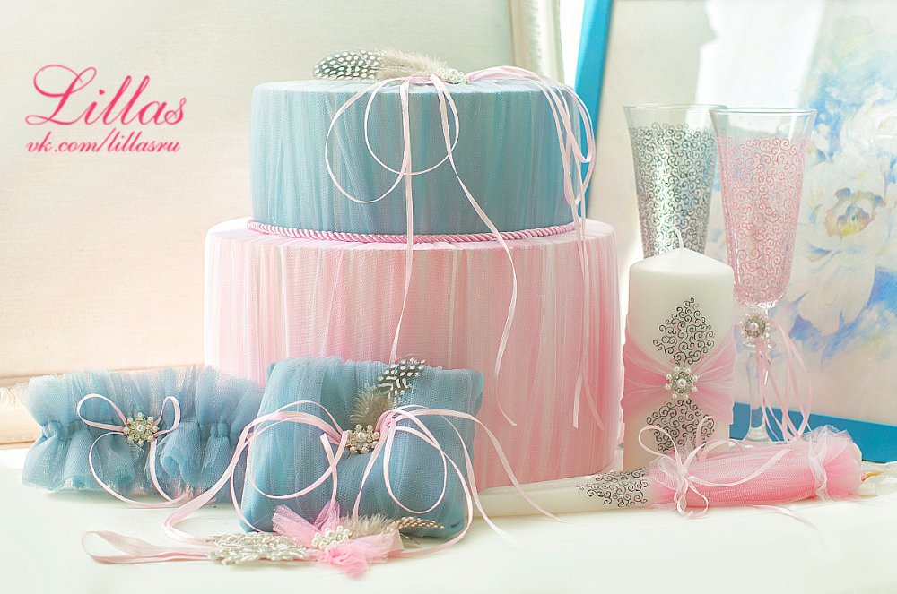 Свадебные аксессуары с декором из фатина