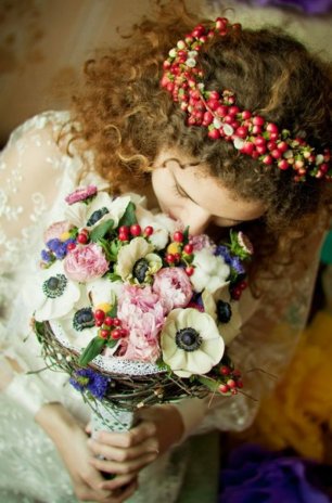 Весенний букет невесты на каркасе.