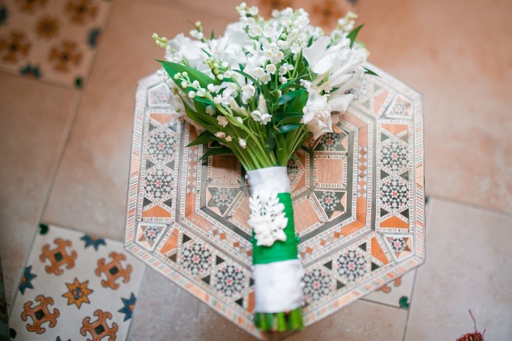 Букет из ландышей, латируса, нерине