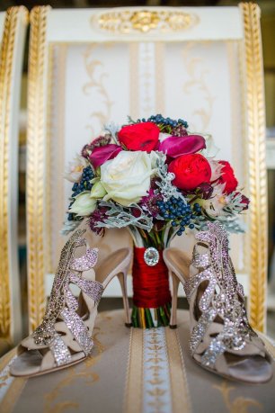 Яркий букет для смелой невесты