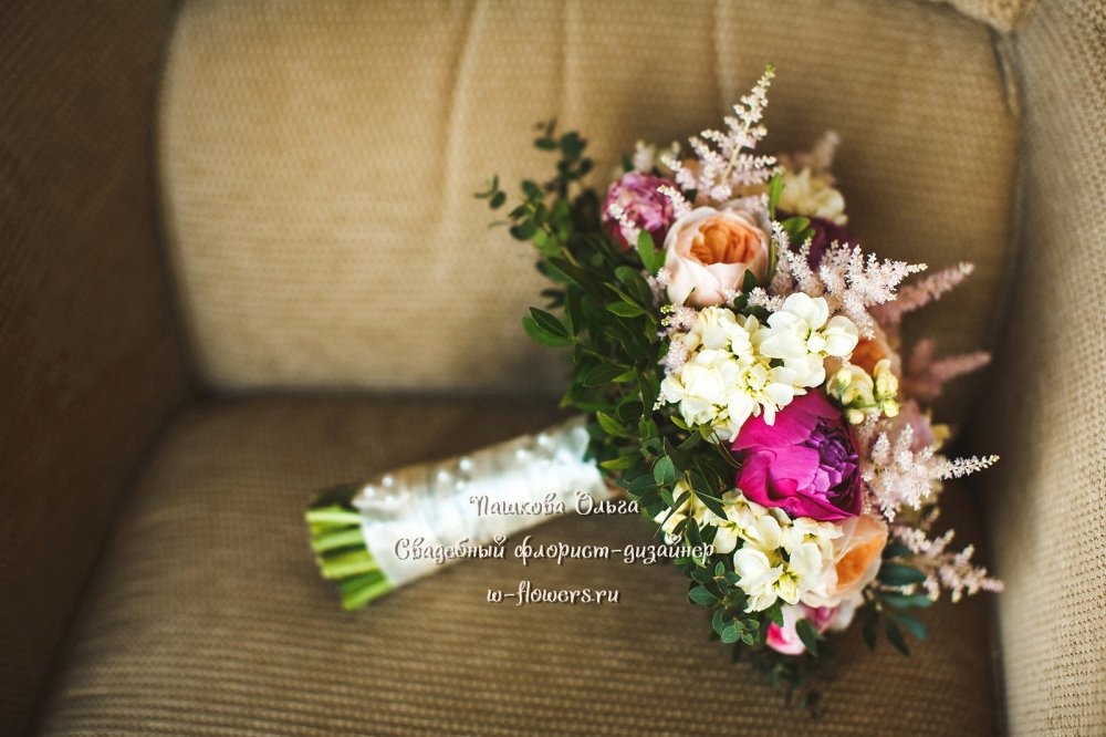 Букет невесты с пионами и пионовидными розами