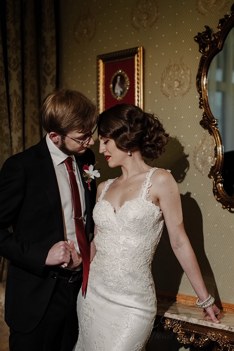 Свадебное ретро в духе старого Голливуда

Флористика, консультации по образу - Олеся Гавриш
Фото - Ольга Дронова
MUaH - Женя Русалеева
