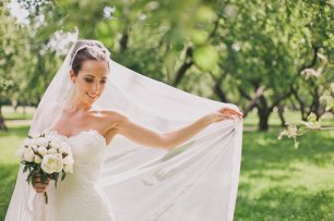 Букет невесты из пионов