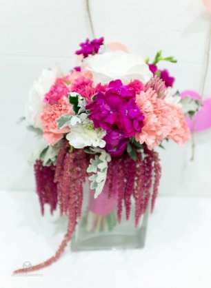 Букет с гортензиями и гвоздиками