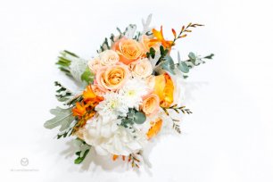 Букет в оранжевых тонах