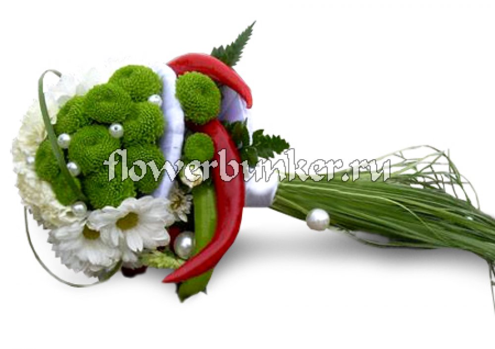 Свадебный букет "Чили"
Состав: хризантема кустовая, папоротник, берграсс, перец чили, портручка, декор