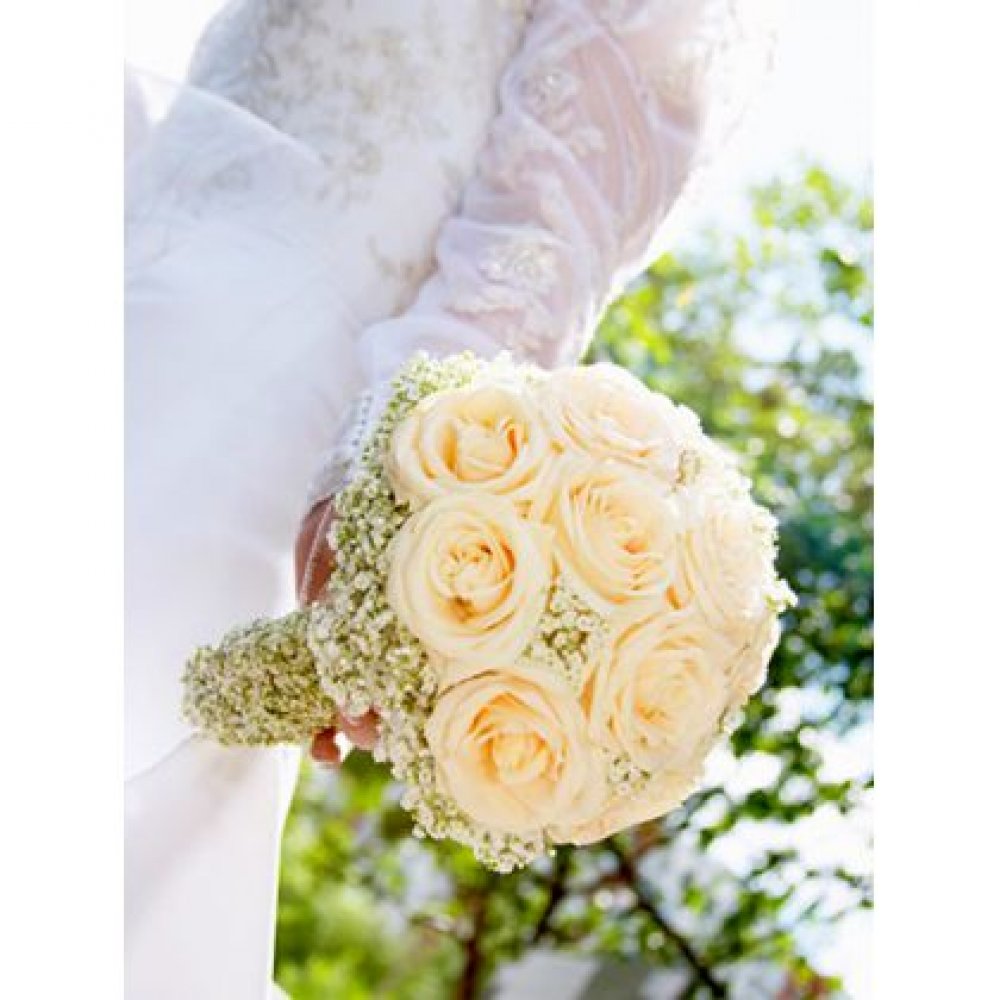 Букет невесты "Юлия"
Состав: роза кремовая или розовато-кремовая (13 шт.), гипсофила, порт-ручка, декор.