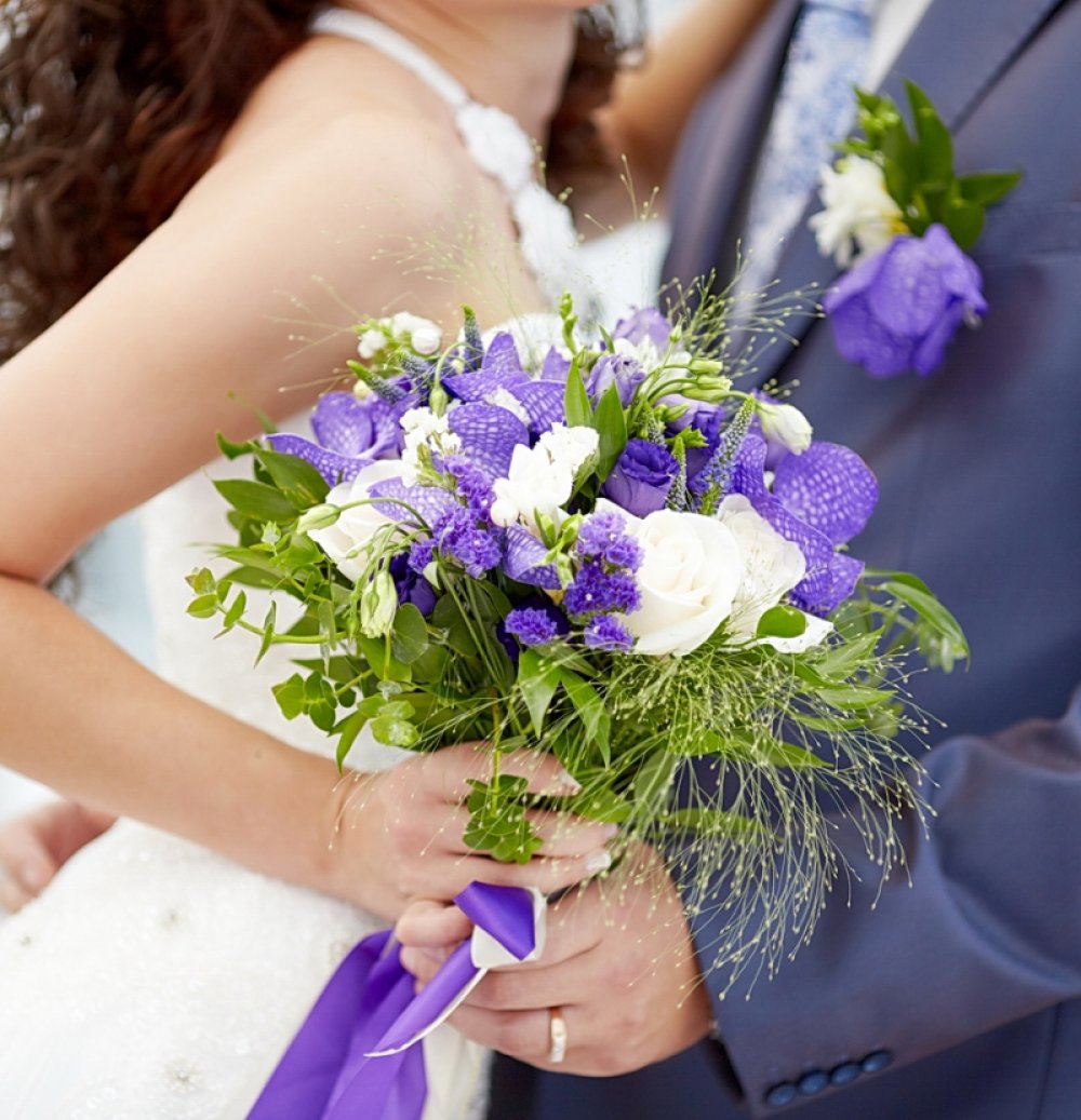 Орхидея Ванда, эустома, вероника, рускус, лимониум, эвкалипт, паникум