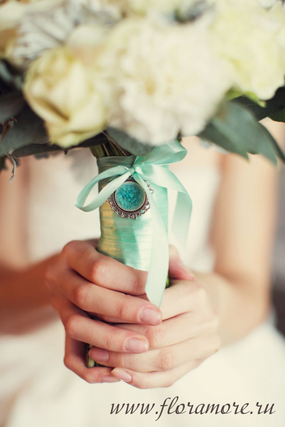 Флорист Кристина Каберне
Стилист Татьяна Обухова
Фотограф Лена Кожина